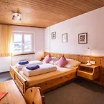 Chalamandrin Hotel *
